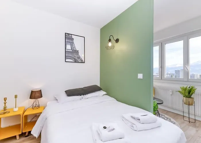 Parking Gratuit, Wifi - Fibre, Confort Eclaire *